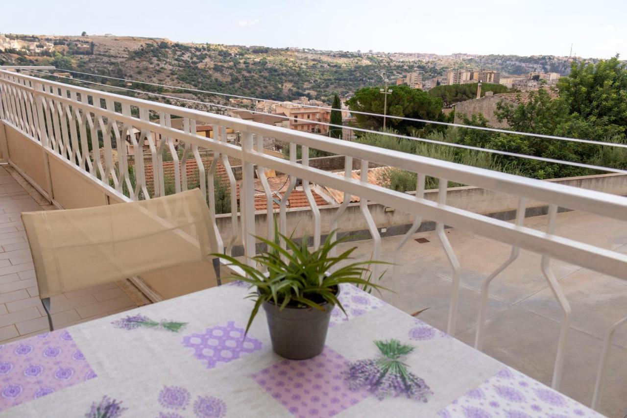 Casa Raffaela Apartment Modica Bagian luar foto